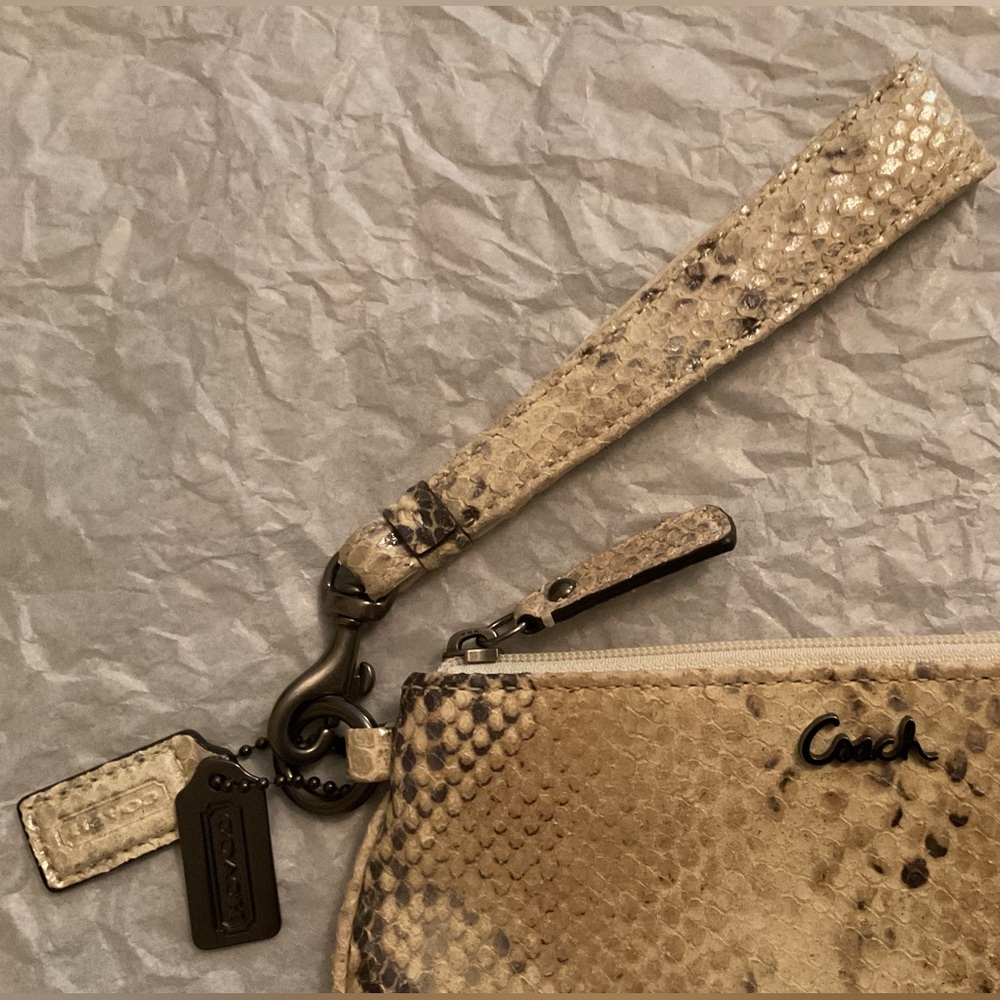 Euc Coach Embossed Python Leather Wristlet Clutch… - image 6